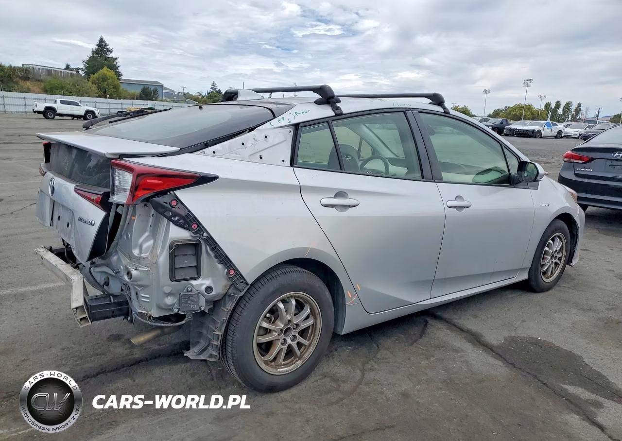 2021 Toyota Prius Le VIN:JTDKAMFU8M3143810 - 3