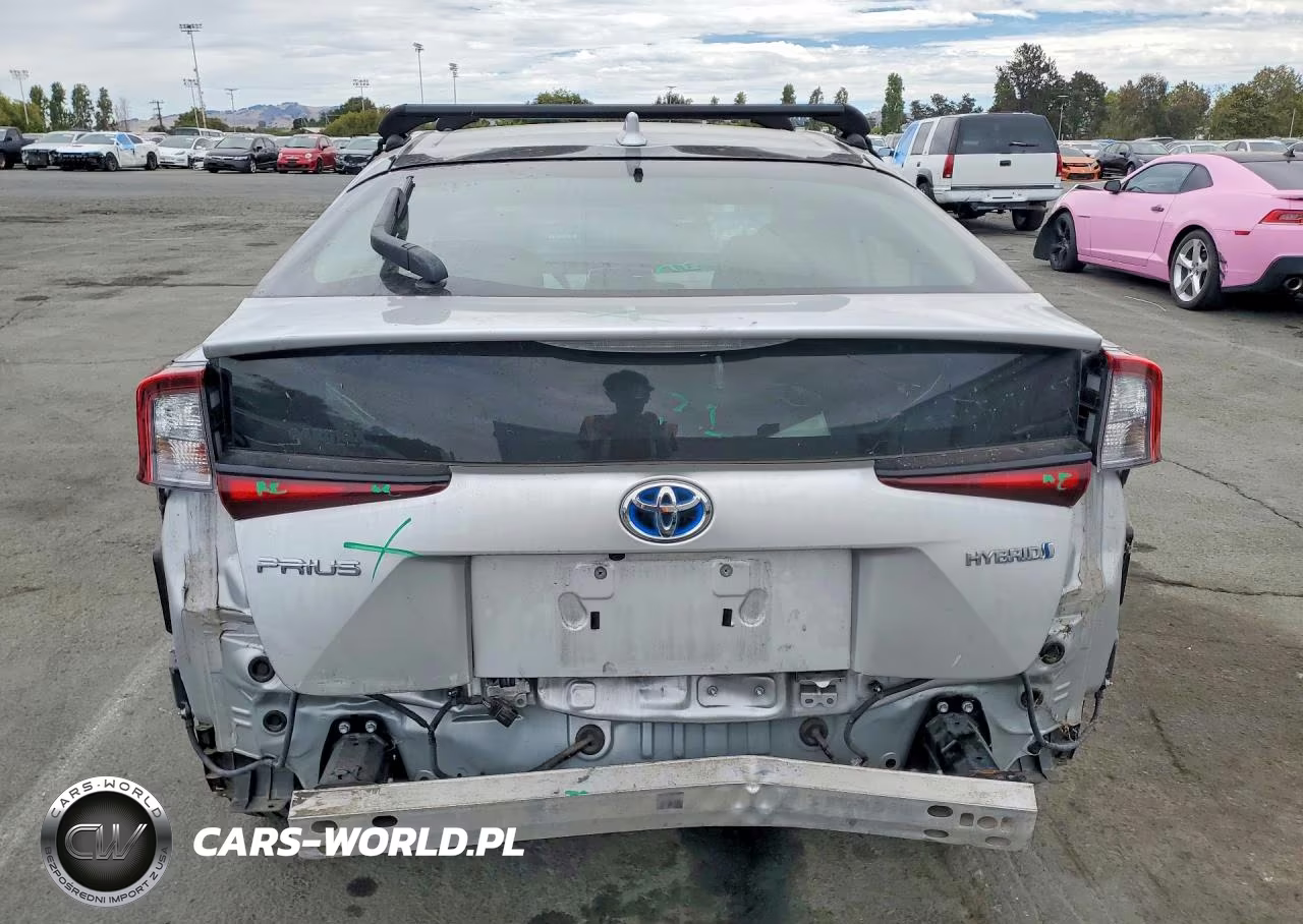 2021 Toyota Prius Le VIN:JTDKAMFU8M3143810 - 6