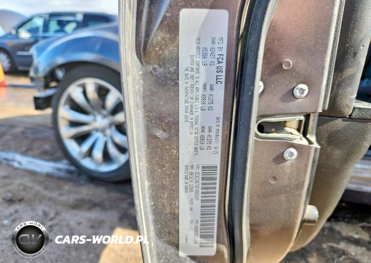 2015 Chrysler 300C VIN:2C3CCAET6FH882037 - 13