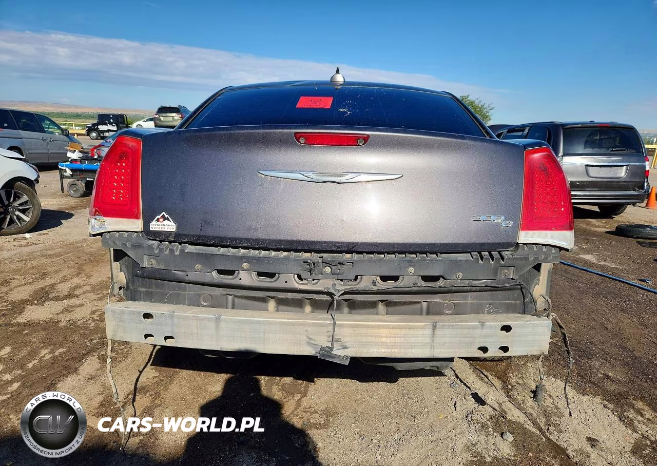 2015 Chrysler 300C VIN:2C3CCAET6FH882037 - 6