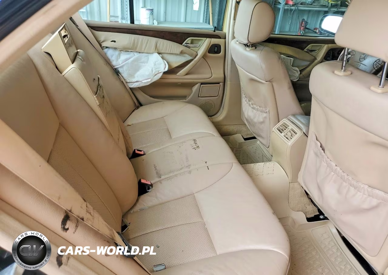 2000 Mercedes-Benz E 320 VIN:WDBJF65J7YB110226 - 10