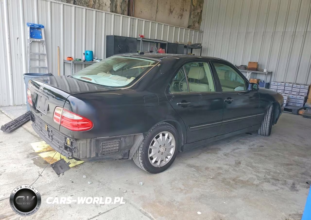 2000 Mercedes-Benz E 320 VIN:WDBJF65J7YB110226 - 3