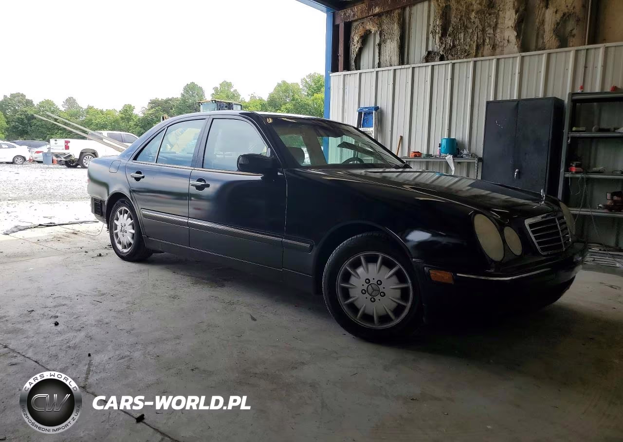 2000 Mercedes-Benz E 320 VIN:WDBJF65J7YB110226 - 4