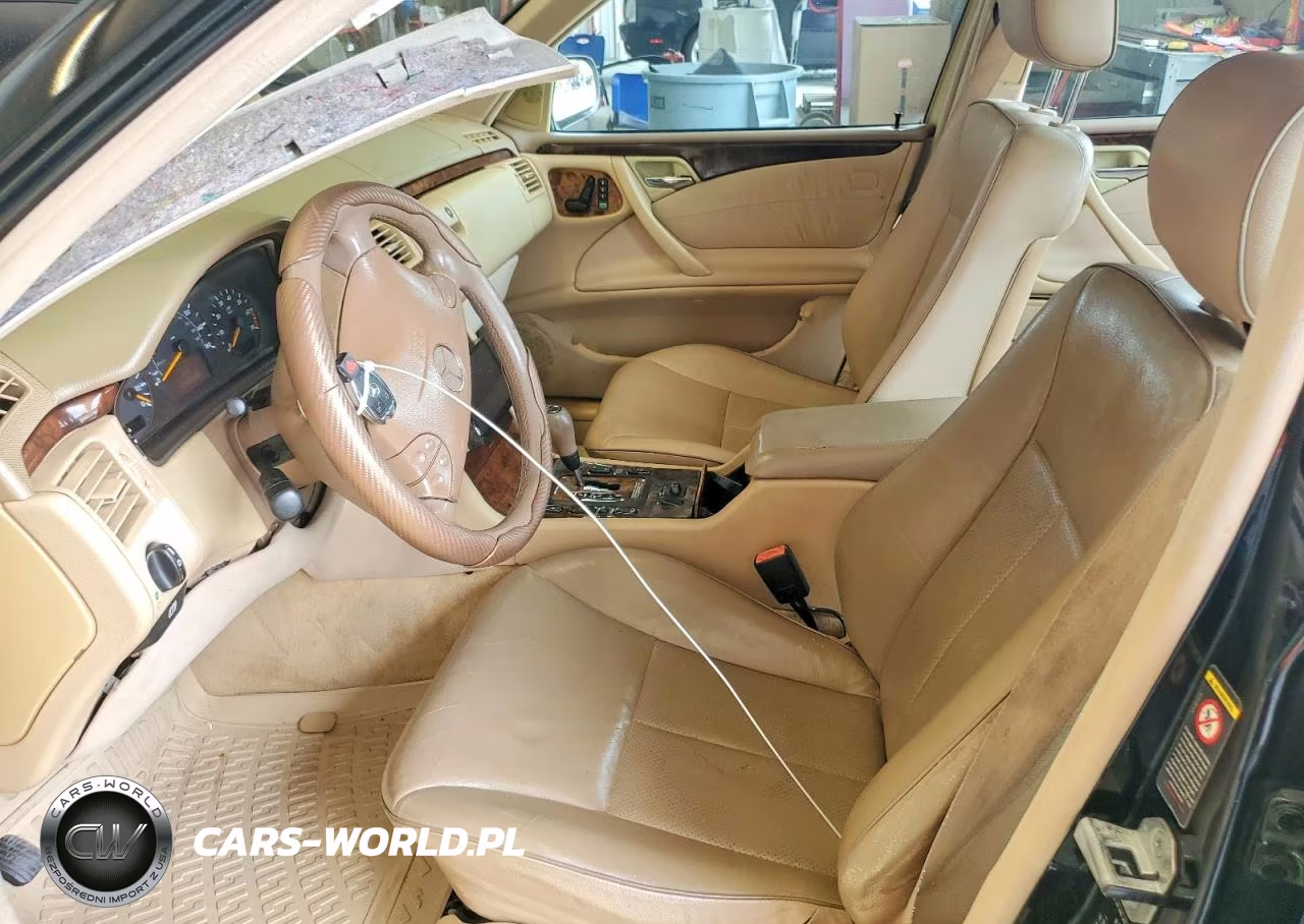 2000 Mercedes-Benz E 320 VIN:WDBJF65J7YB110226 - 7
