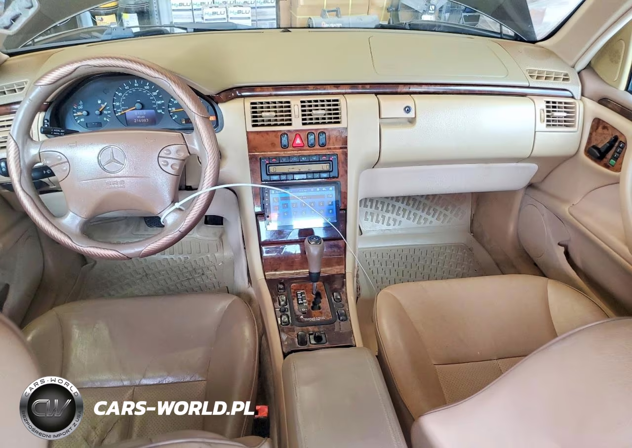2000 Mercedes-Benz E 320 VIN:WDBJF65J7YB110226 - 8