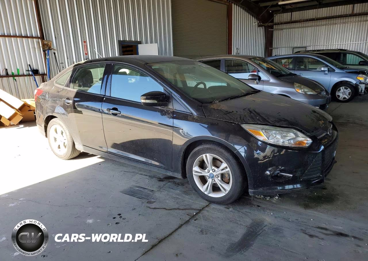 2013 Ford Focus Se VIN:1FADP3F23DL124393 - 4