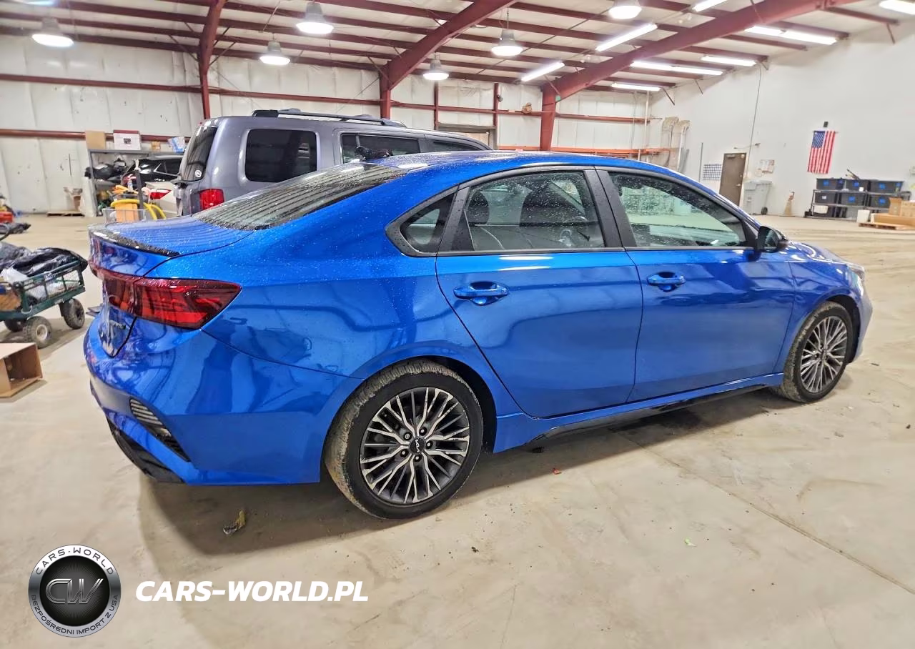 2022 Kia Forte Gt Line VIN:3KPF54AD2NE478049 - 3