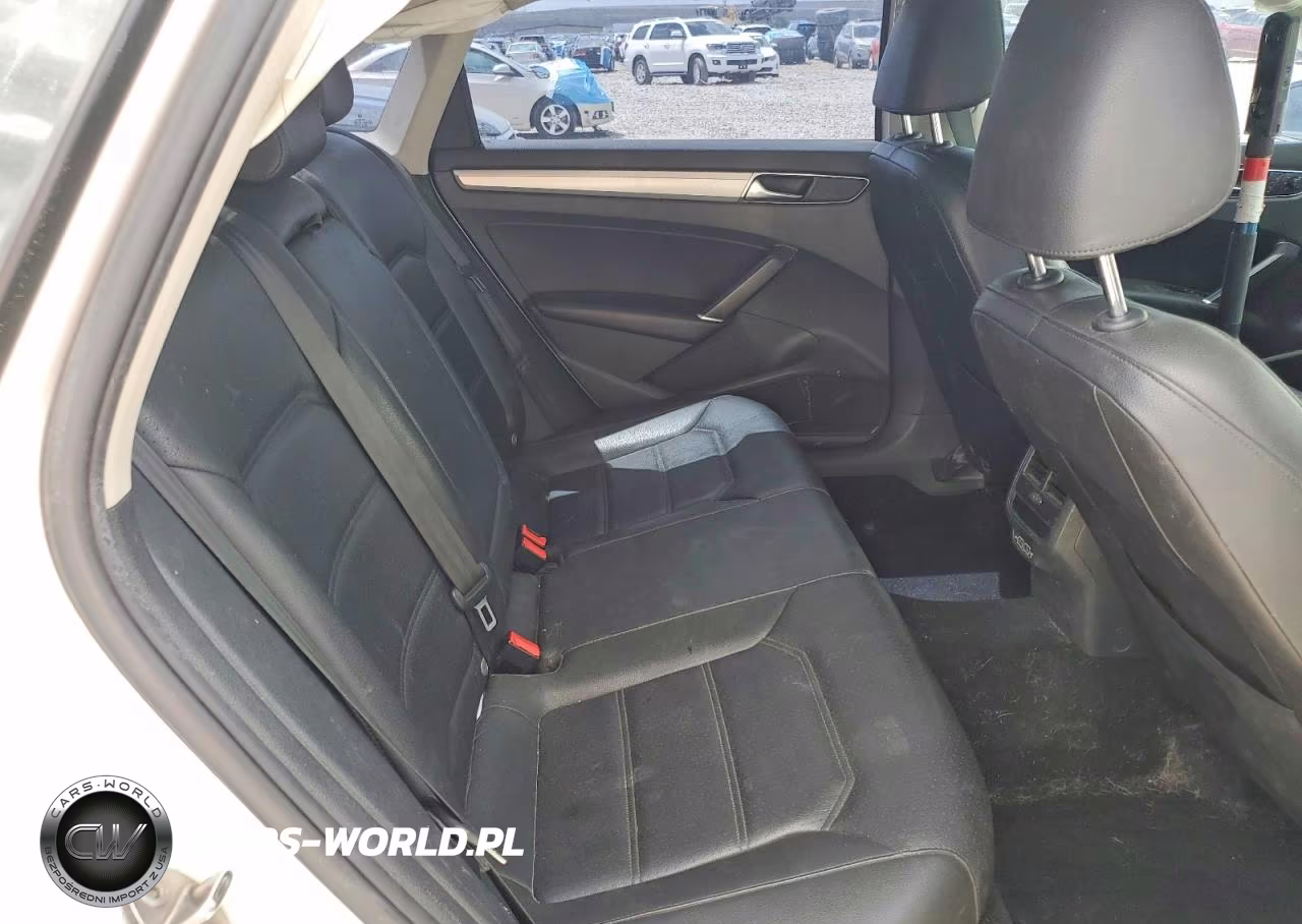 2019 Volkswagen Passat Wolfsburg VIN:1VWLA7A38KC004968 - 10