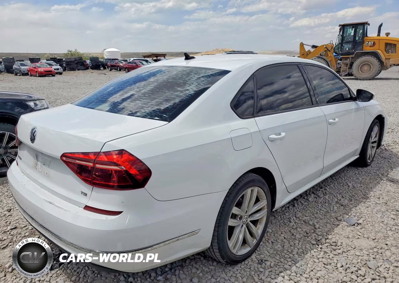 2019 Volkswagen Passat Wolfsburg VIN:1VWLA7A38KC004968 - 3