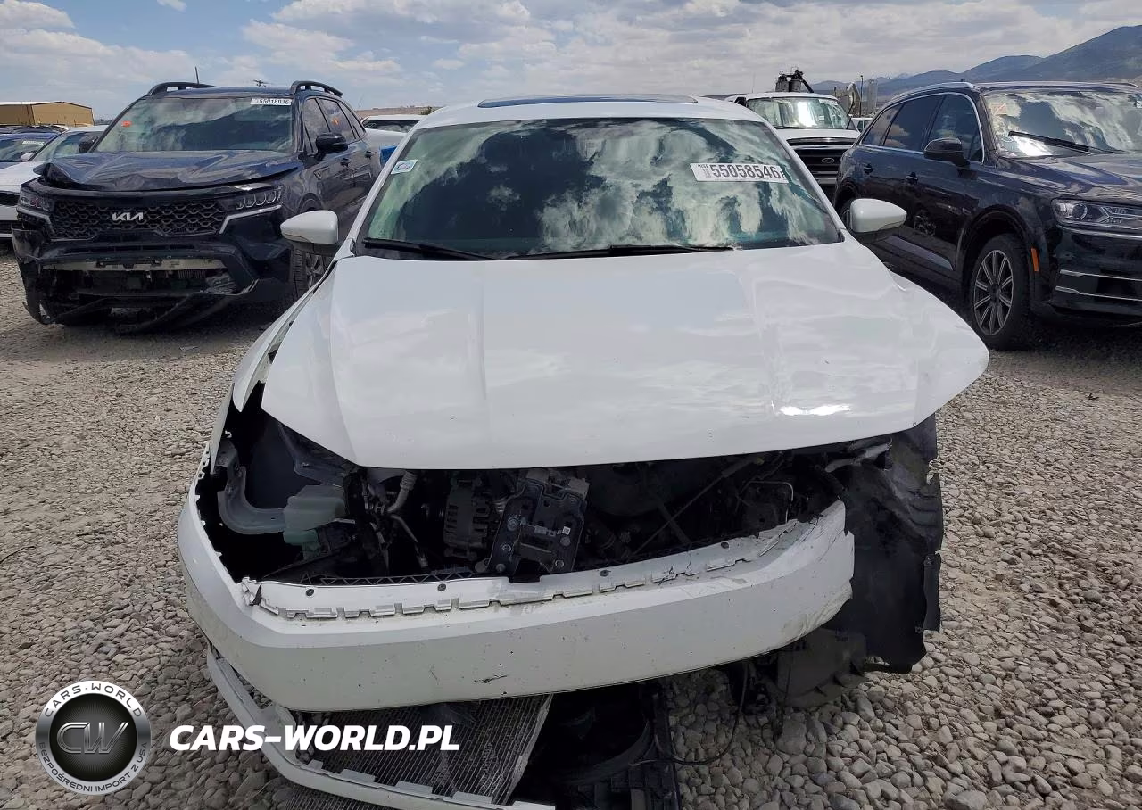 2019 Volkswagen Passat Wolfsburg VIN:1VWLA7A38KC004968 - 5