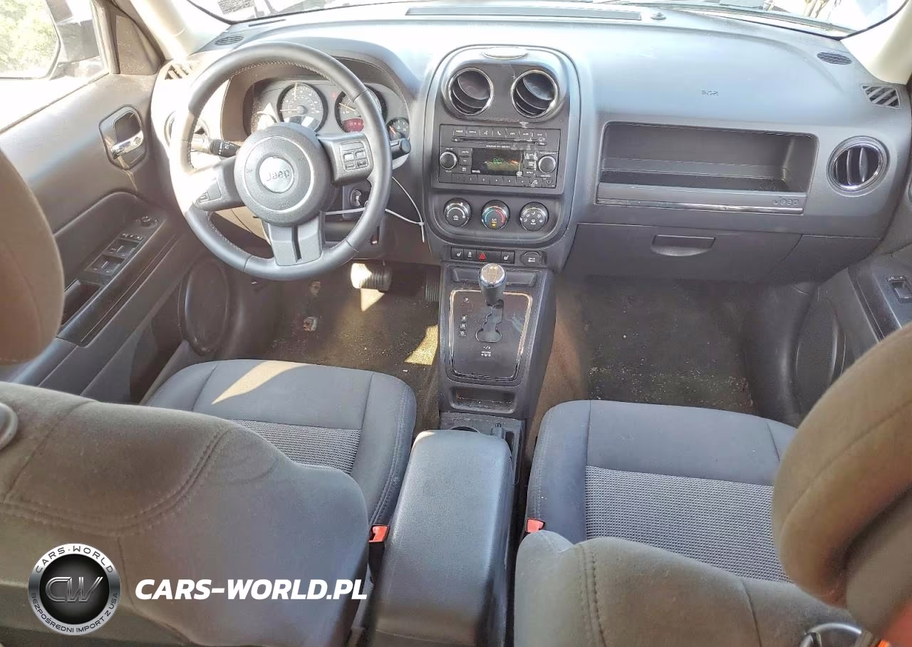 2016 Jeep Patriot Latitude VIN:1C4NJRFB8GD581119 - 8