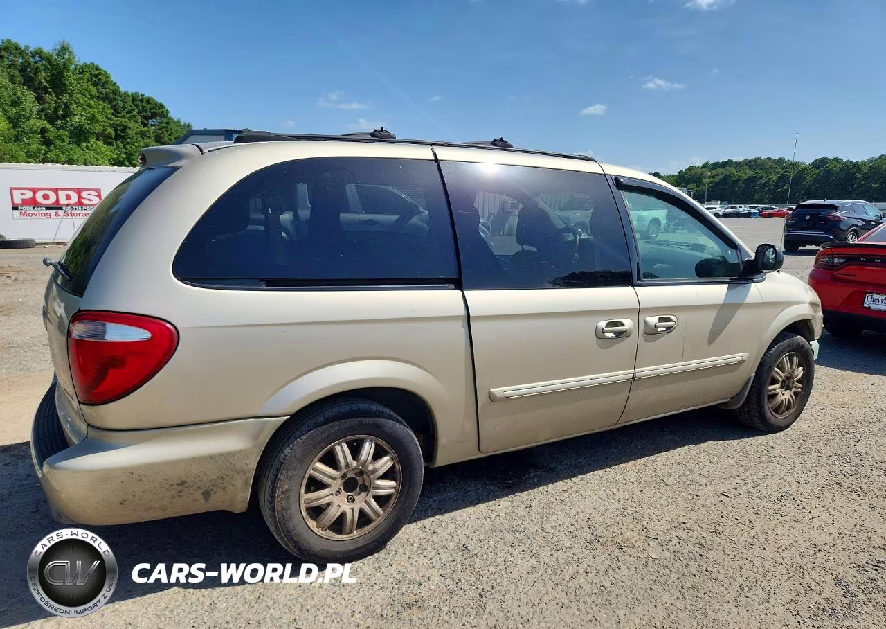 2005 Chrysler Town & Country Touring VIN:2C4GP54L35R191065 - 3