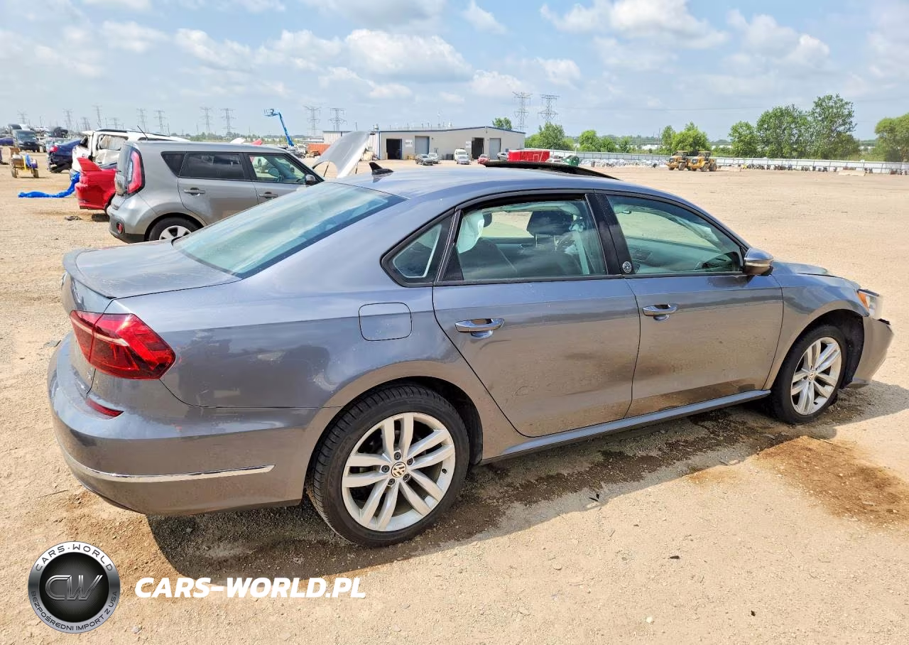 2019 Volkswagen Passat Wolfsburg VIN:1VWLA7A32KC006585 - 3