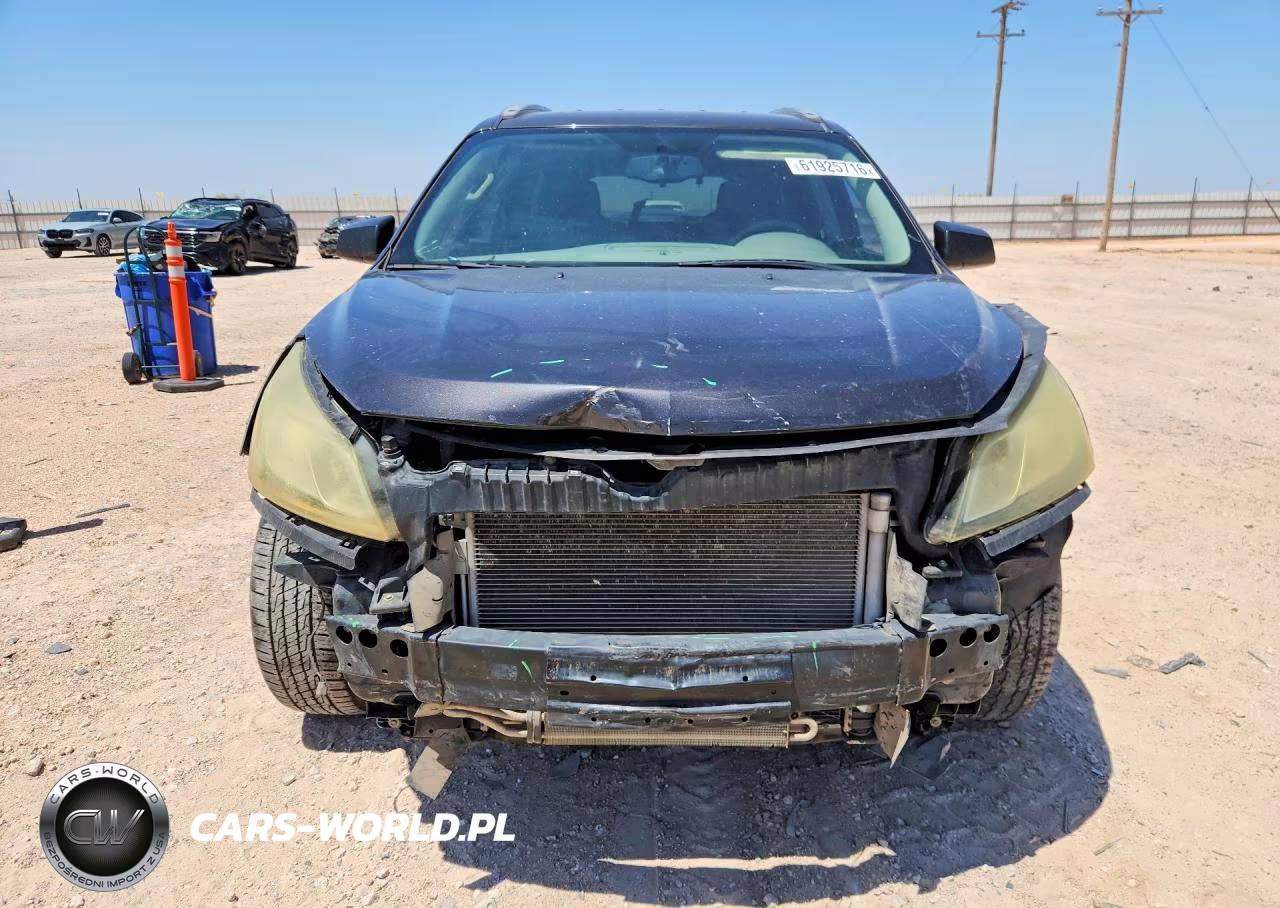 2017 Chevrolet Traverse Ls VIN:1GNKRFKD6HJ135658 - 5