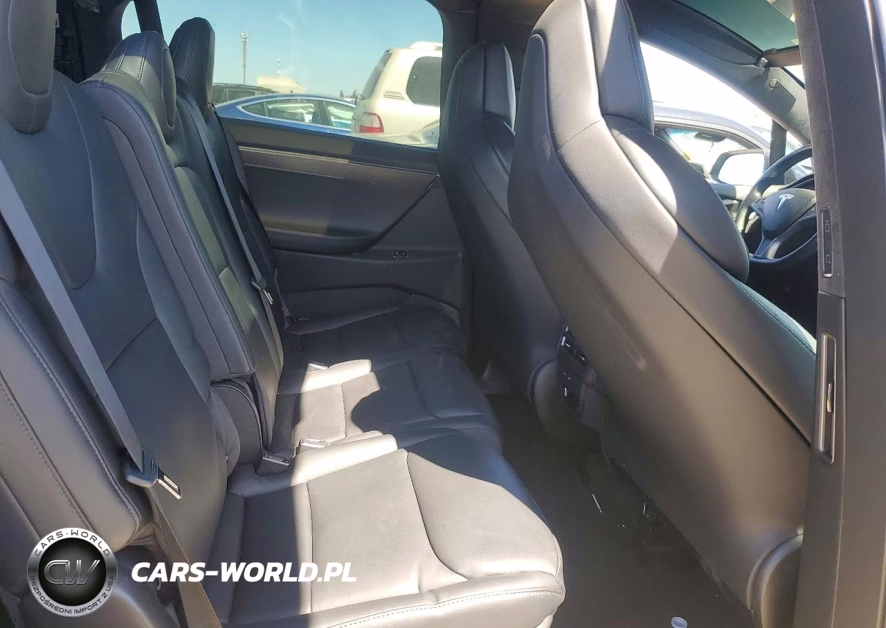2018 Tesla Model X VIN:5YJXCAE29JF142761 - 11