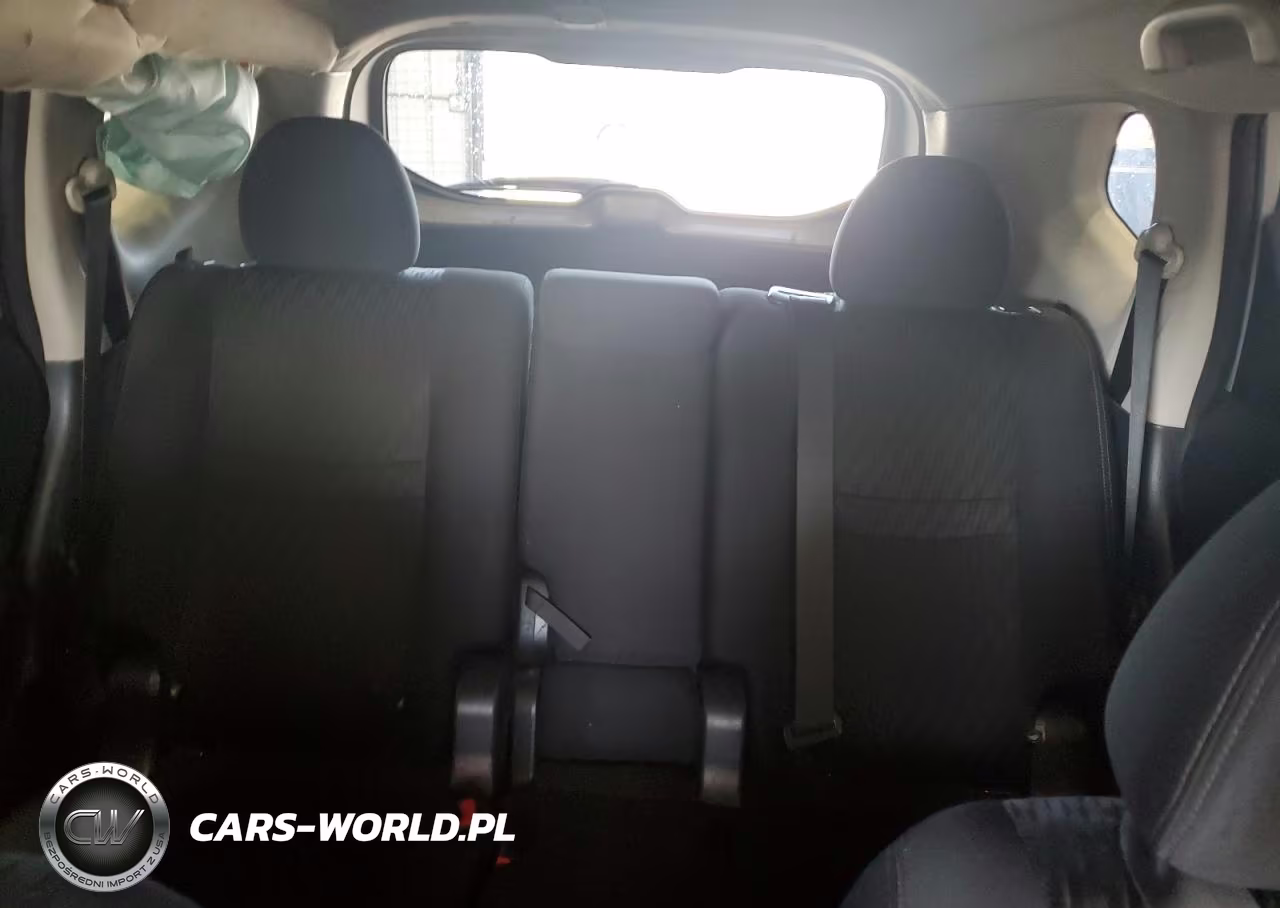 2019 Nissan Rogue S VIN:5N1AT2MV5KC754392 - 10