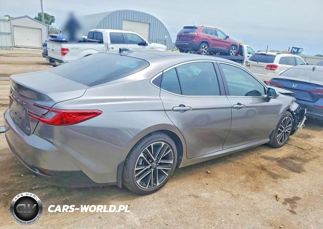 2026 Toyota Camry Xle VIN:4T1DAACK1TU695535 - 3