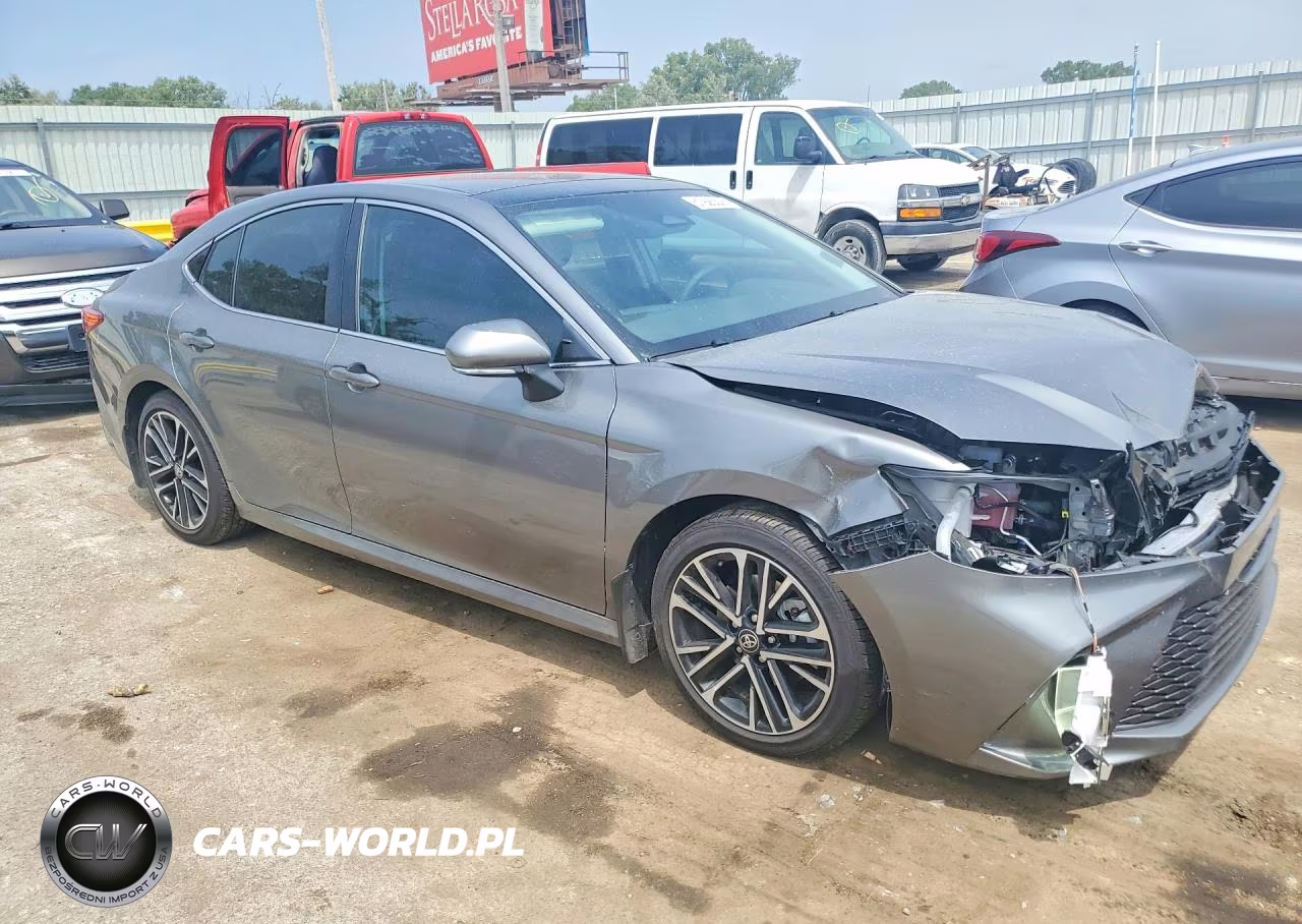 2026 Toyota Camry Xle VIN:4T1DAACK1TU695535 - 4