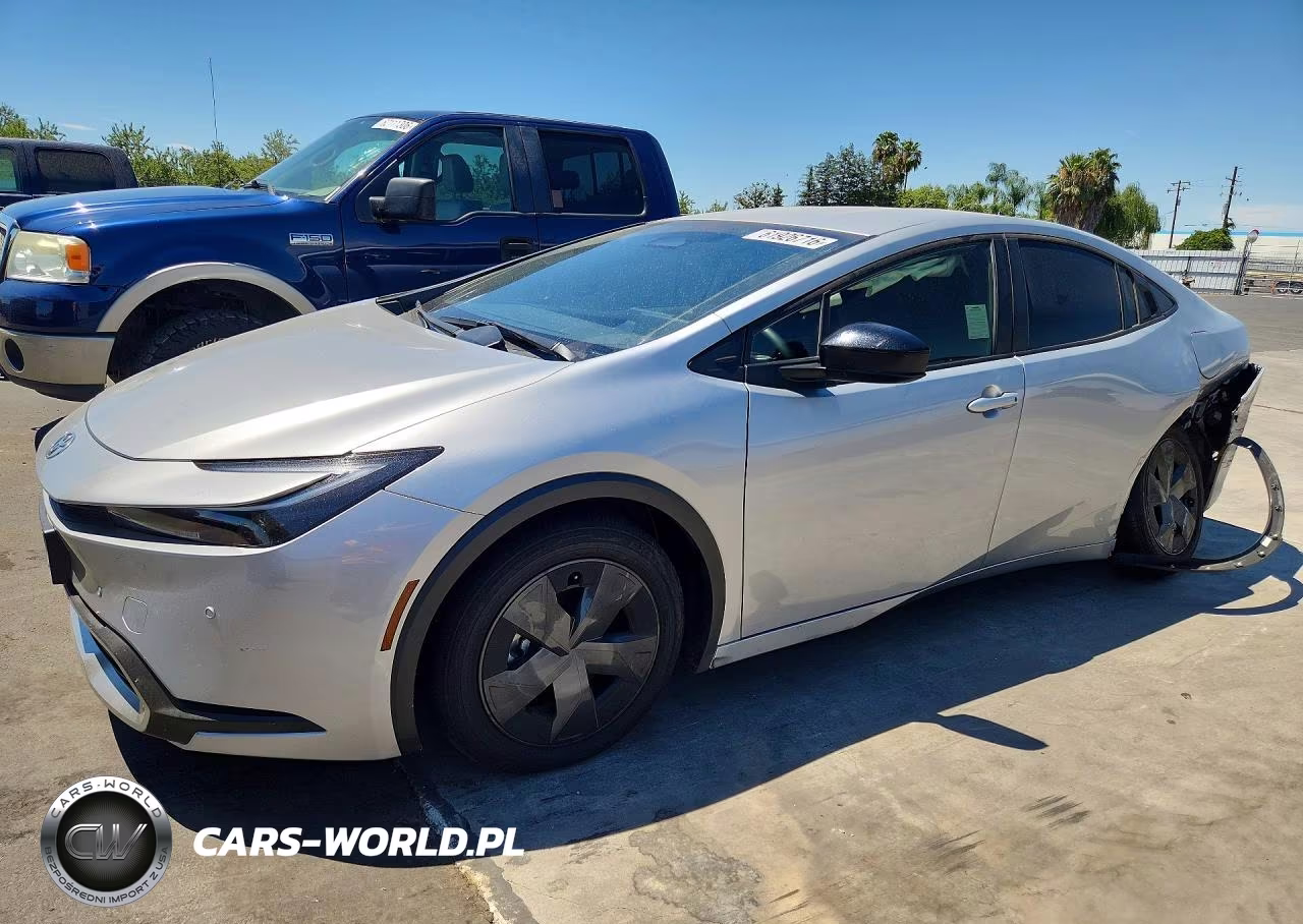 2026 Toyota Prius Plug-In Hybrid Se – zdjęcie 1 z 12