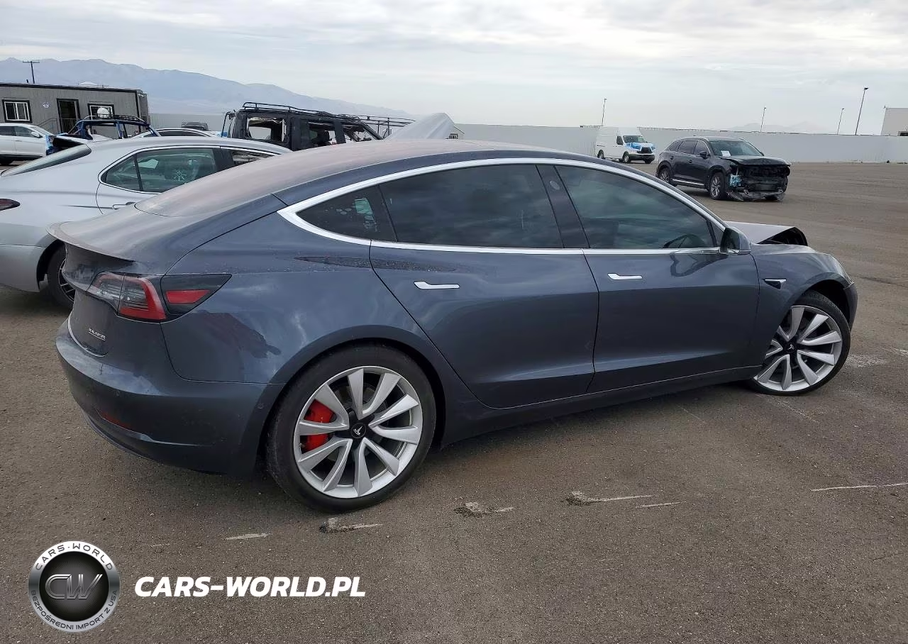 2018 Tesla Model 3 VIN:5YJ3E1EB7JF151418 - 3