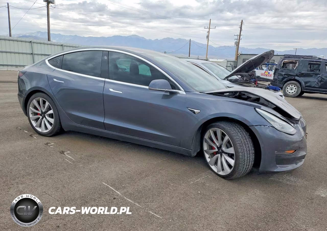 2018 Tesla Model 3 VIN:5YJ3E1EB7JF151418 - 4