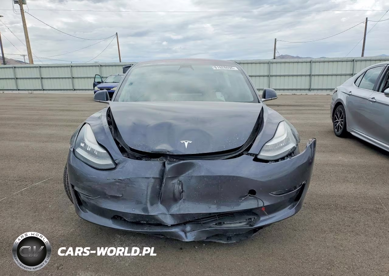 2018 Tesla Model 3 VIN:5YJ3E1EB7JF151418 - 5