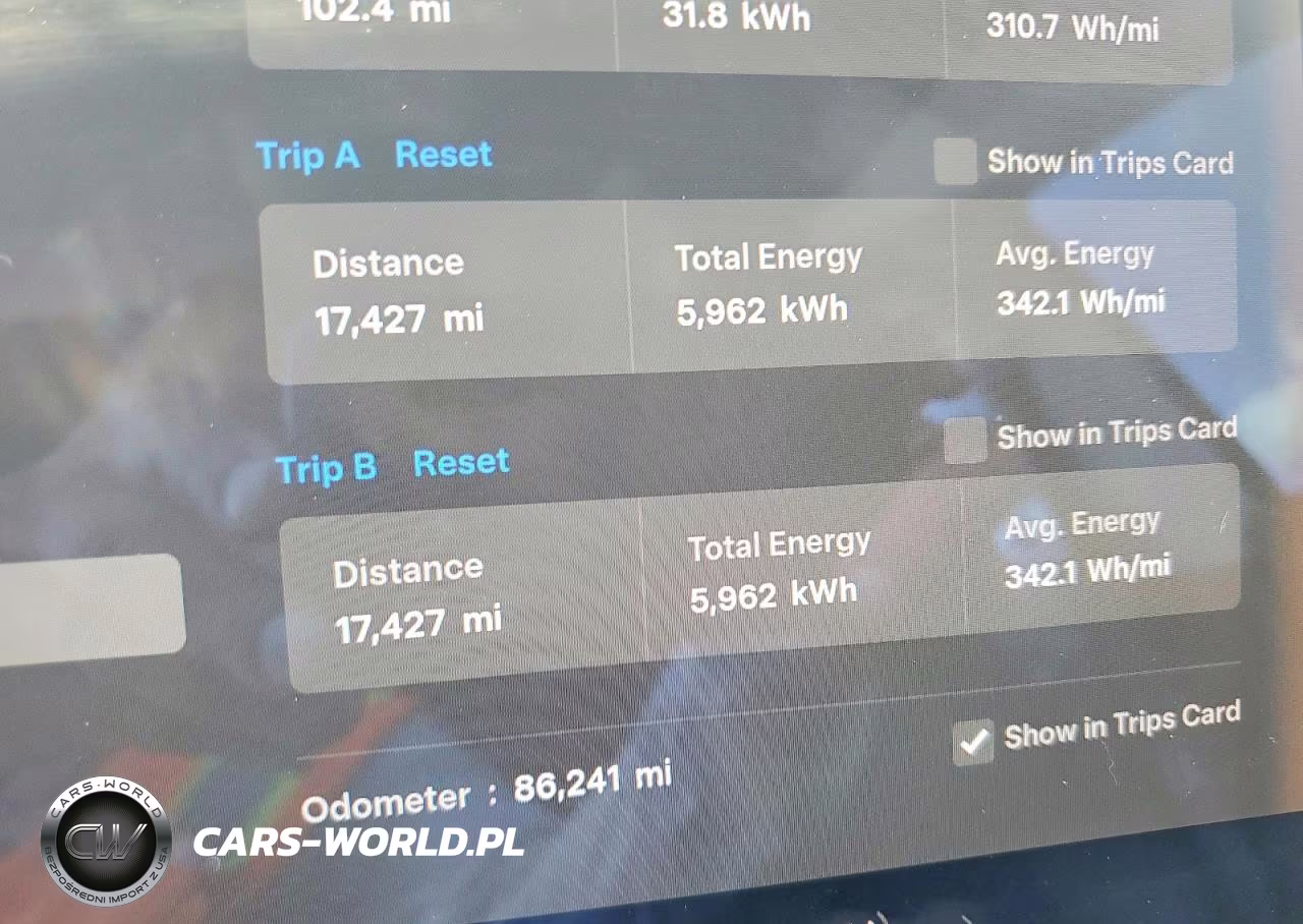 2018 Tesla Model 3 VIN:5YJ3E1EB7JF151418 - 9