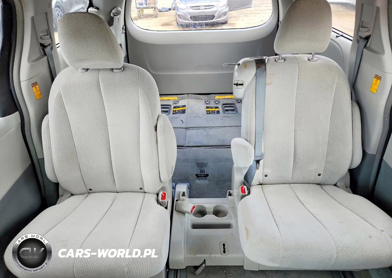 2014 Toyota Sienna Le VIN:5TDKK3DC3ES477793 - 10
