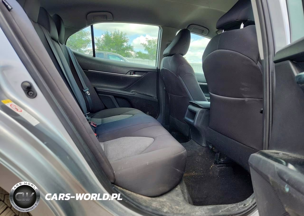 2019 Toyota Camry Le VIN:4T1B11HK4KU237244 - 10