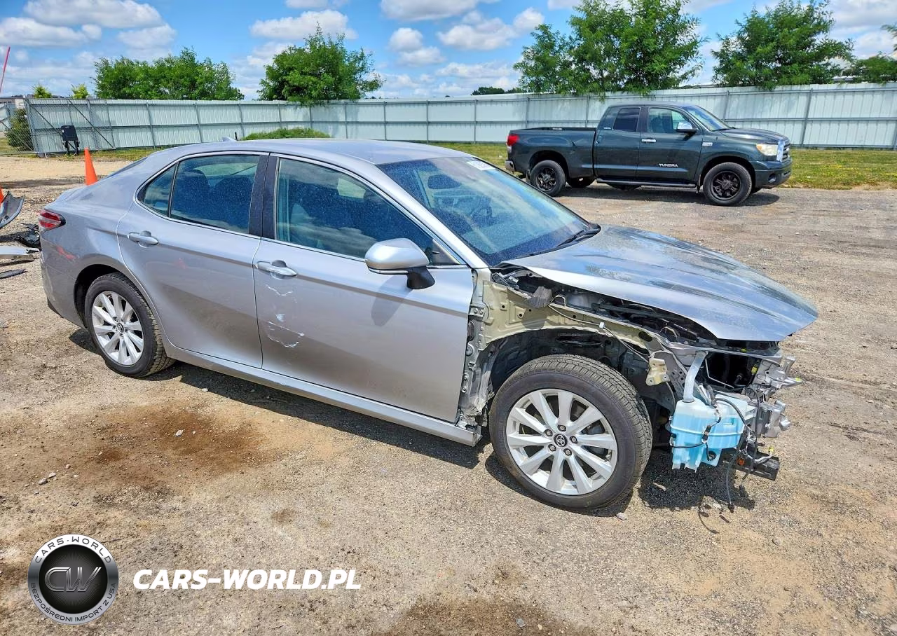 2019 Toyota Camry Le VIN:4T1B11HK4KU237244 - 4