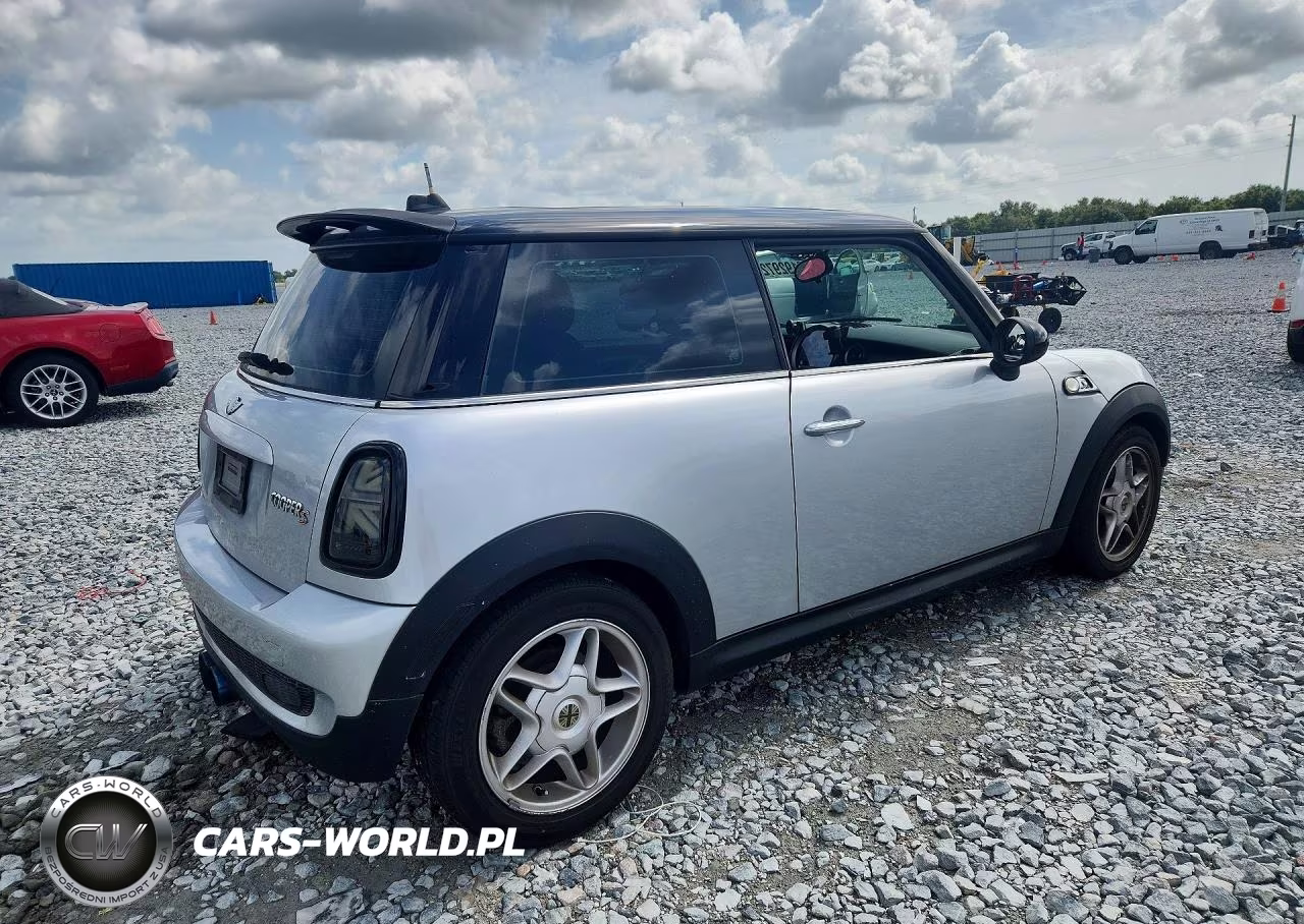 2007 Mini Cooper S VIN:WMWMF73527TL85003 - 3