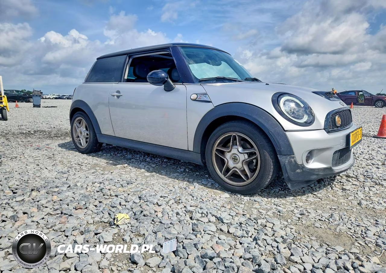 2007 Mini Cooper S VIN:WMWMF73527TL85003 - 4
