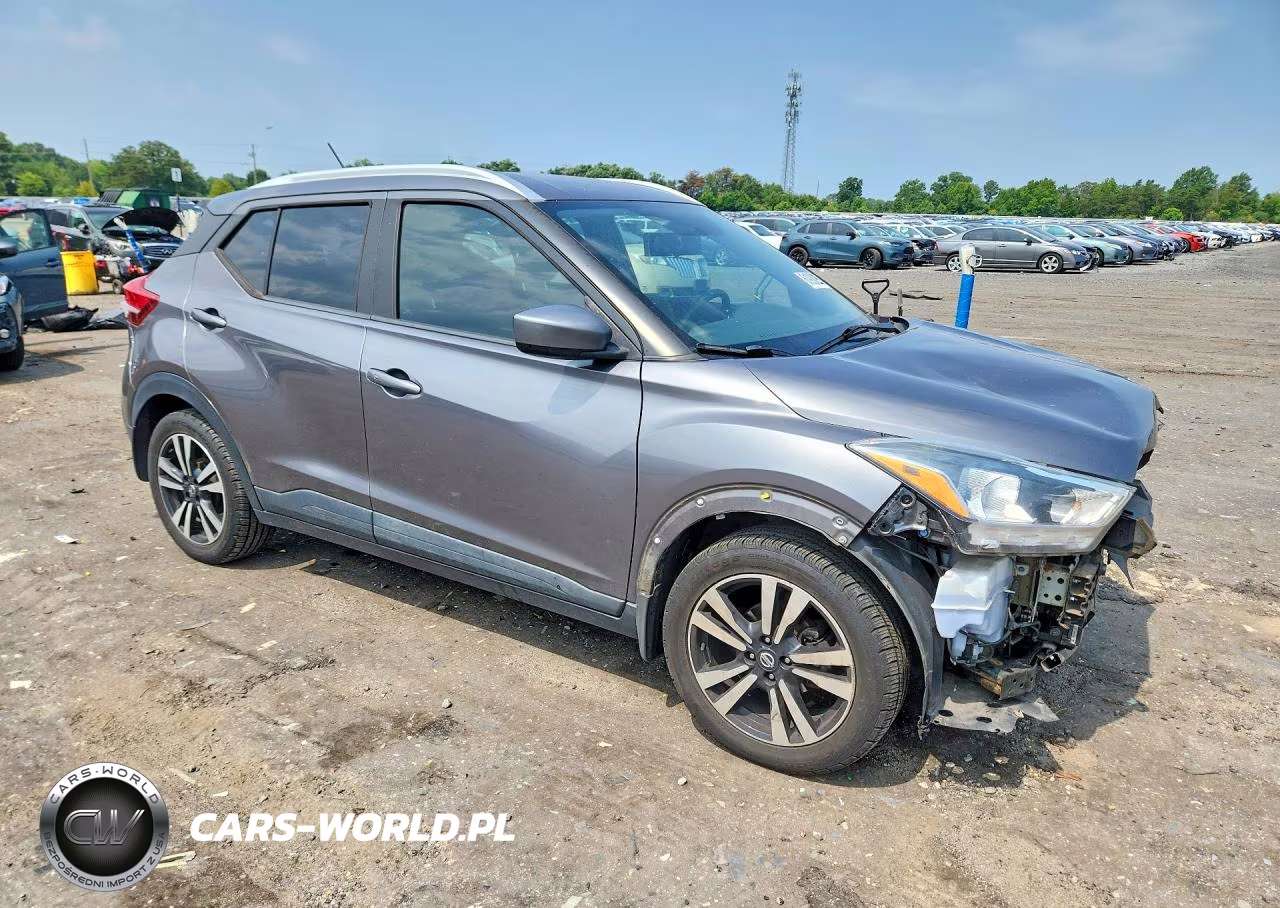 2019 Nissan Kicks Sv VIN:3N1CP5CUXKL532482 - 4