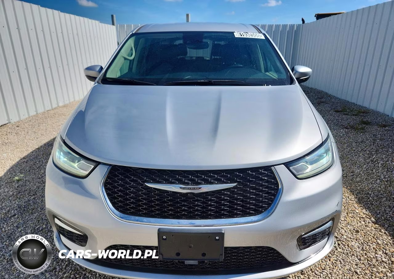2023 Chrysler Pacifica Touring L VIN:2C4RC1BG7PR582077 - 5