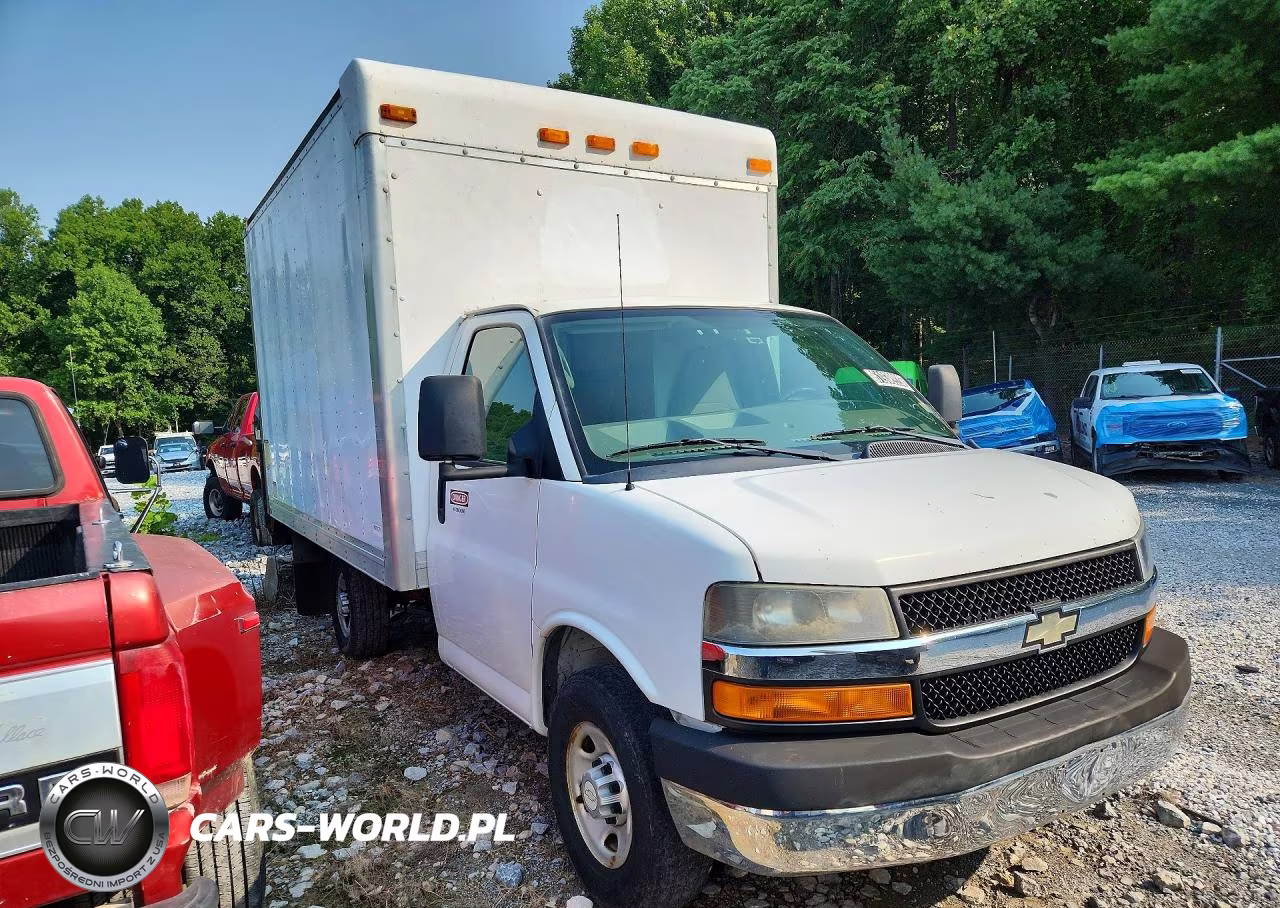 2010 Chevrolet Express Box Truck VIN:1GB3G2AA0A1175151 - 4