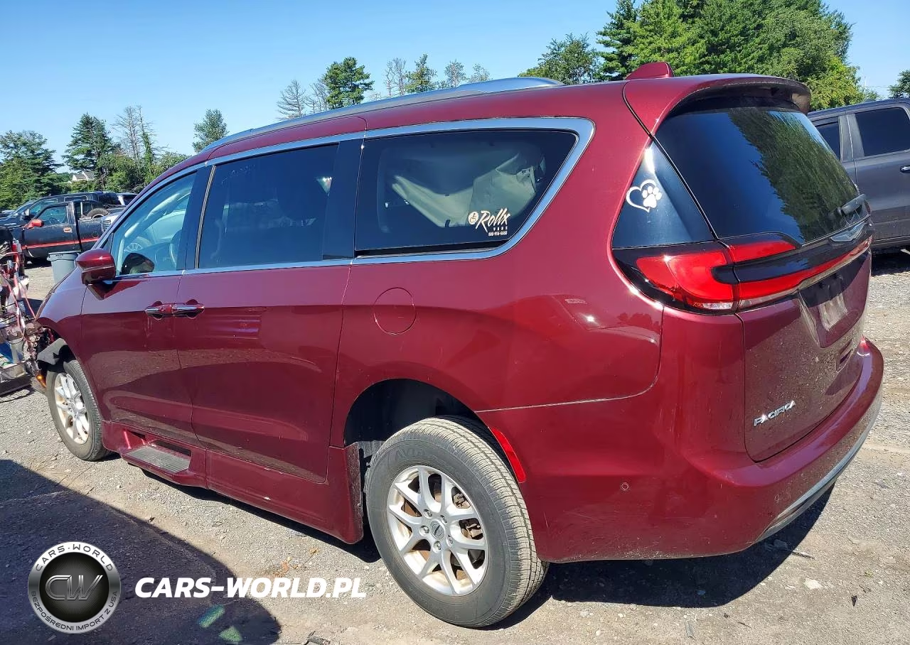2021 Chrysler Pacifica Touring L VIN:2C4RC1BGXMR556729 - 2