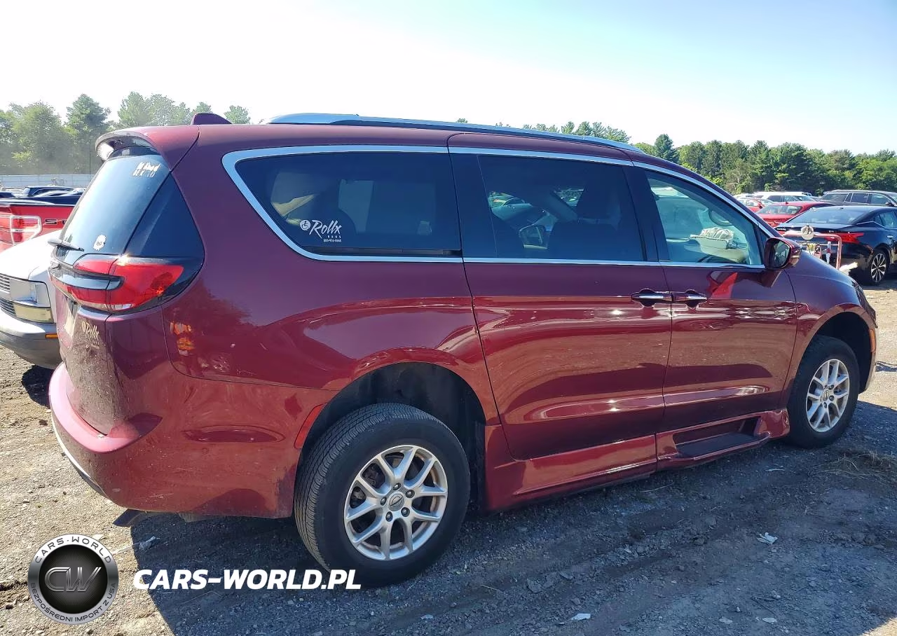 2021 Chrysler Pacifica Touring L VIN:2C4RC1BGXMR556729 - 3