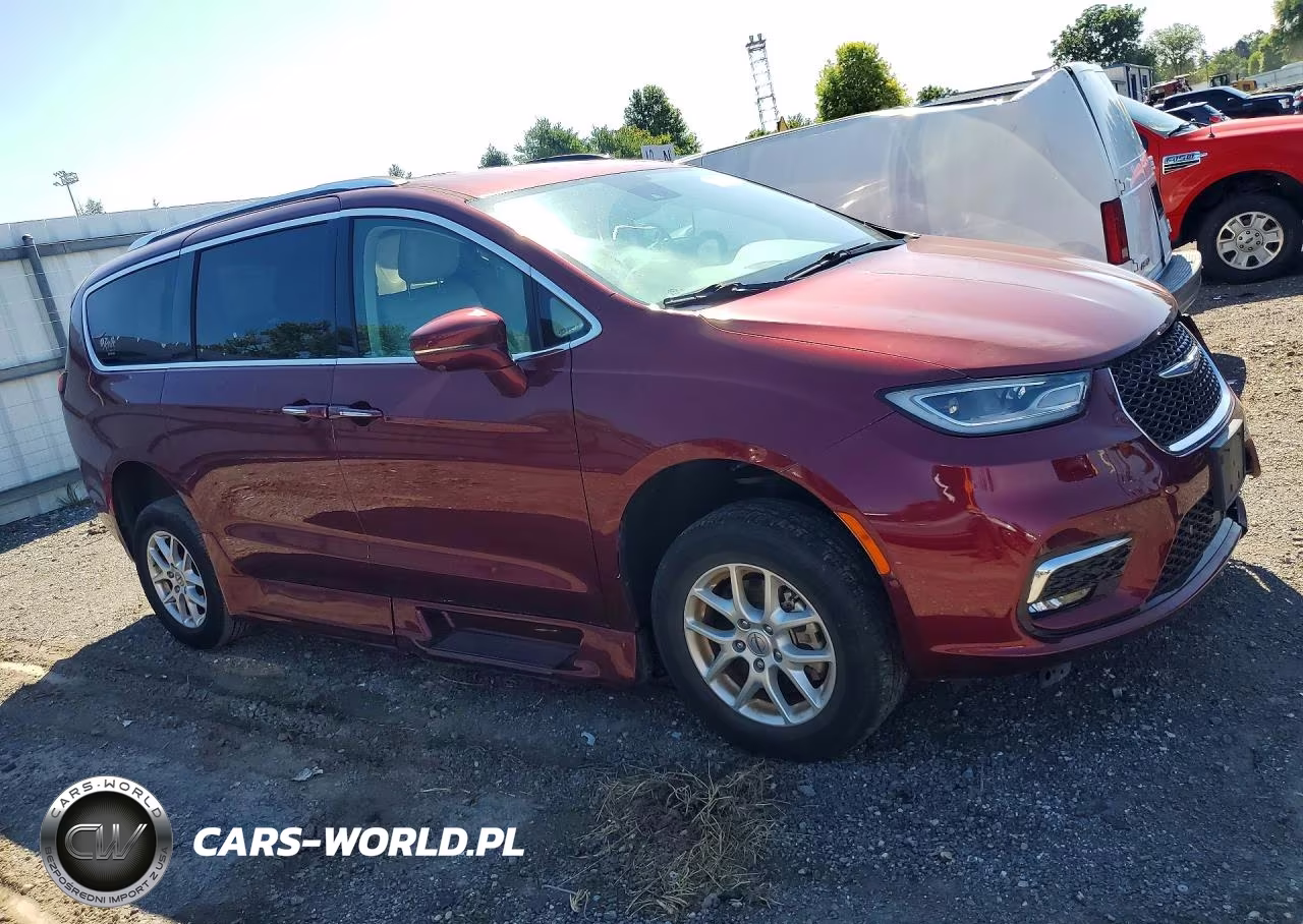2021 Chrysler Pacifica Touring L VIN:2C4RC1BGXMR556729 - 4