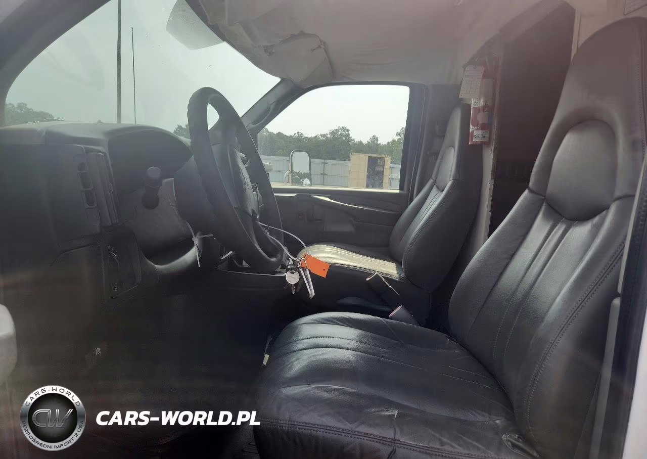 2007 Chevrolet Express Box Truck VIN:1GBJG31U471125949 - 7