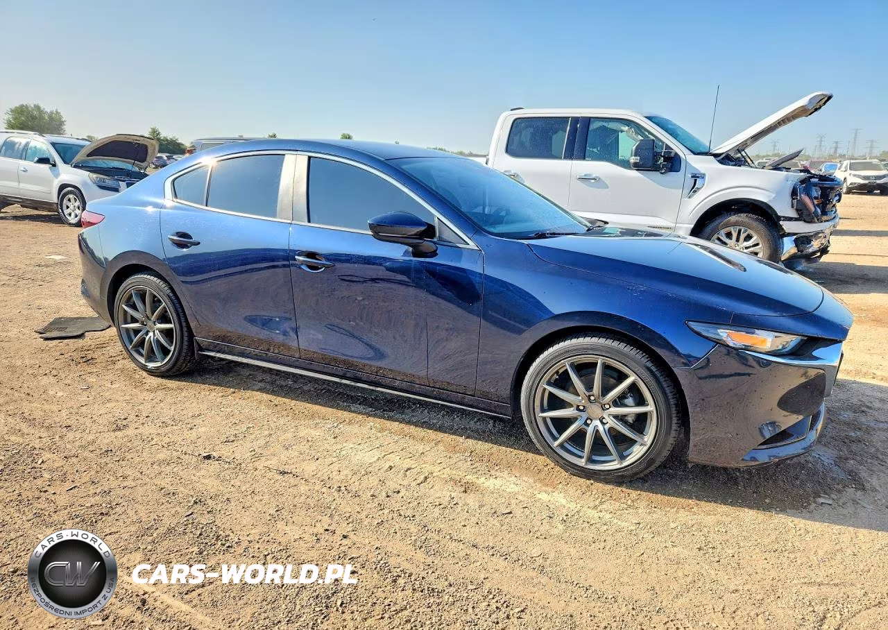 2020 Mazda 3 Preferred VIN:JM1BPADL6L1172059 - 4