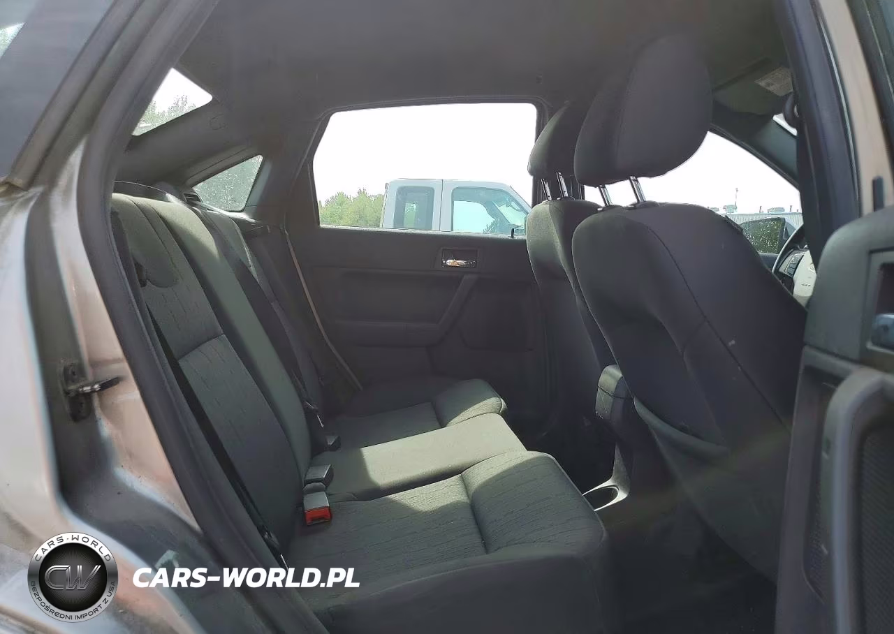 2008 Ford Focus Se VIN:1FAHP35N88W287140 - 10