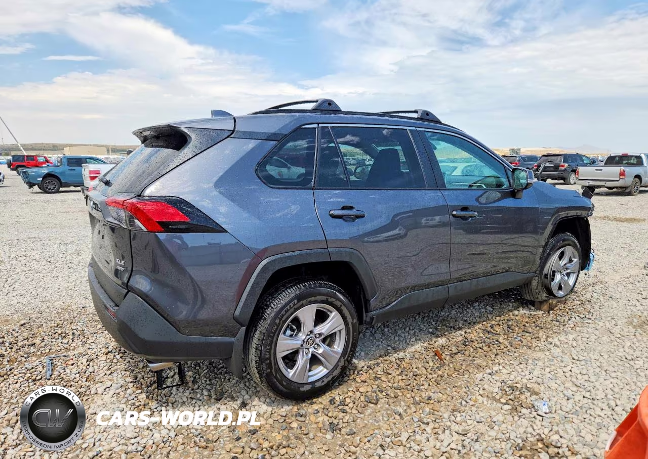 2025 Toyota Rav4 Xle VIN:2T3P1RFVXSW614684 - 3