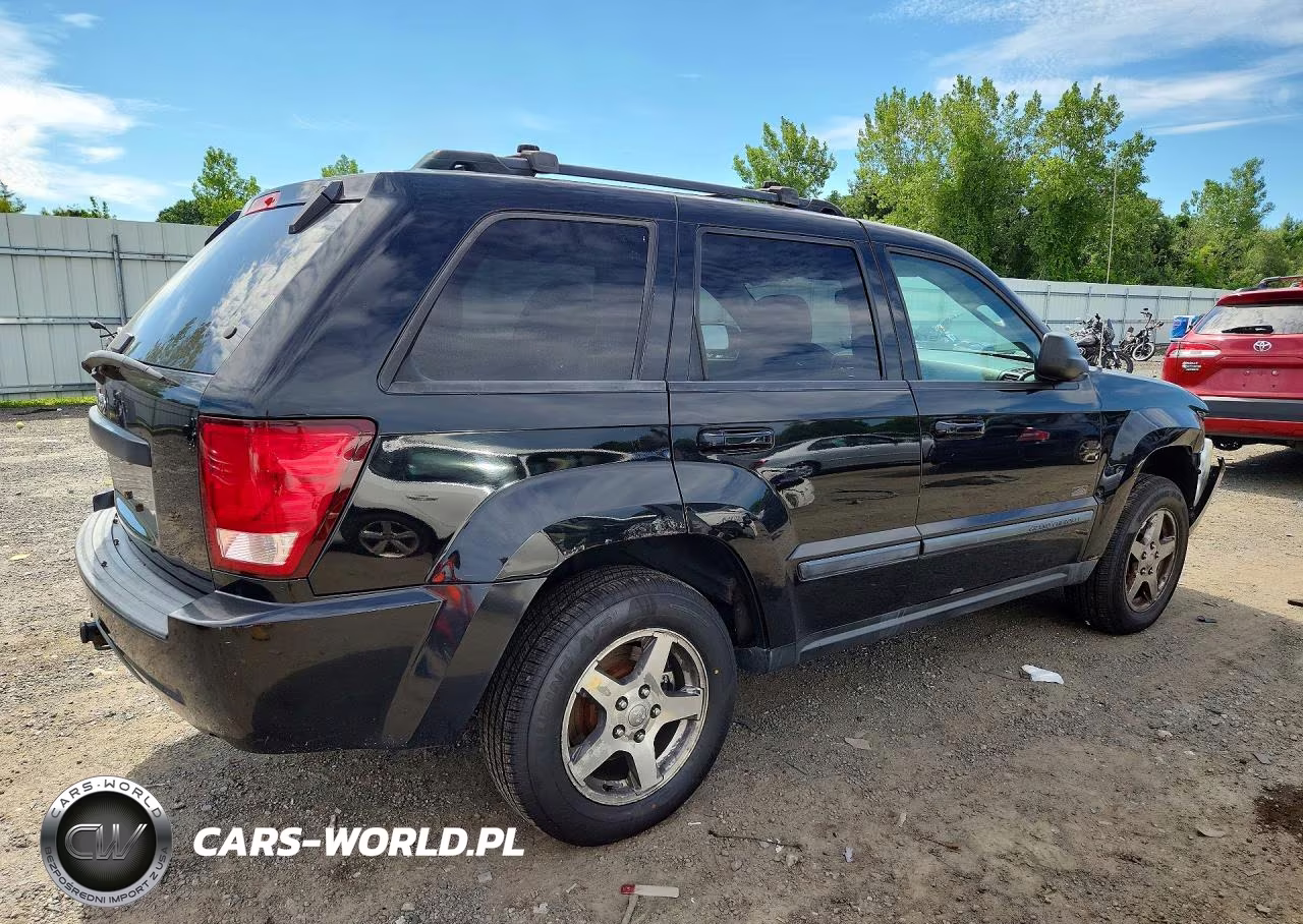 2007 Jeep Grand Cherokee Laredo VIN:1J8GR48K97C631414 - 3