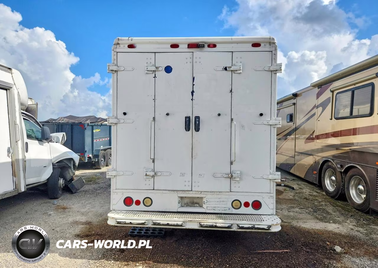 2007 Freightliner Mt45 Chassis Box Truck VIN:4UZAANBW27CX54084 - 6