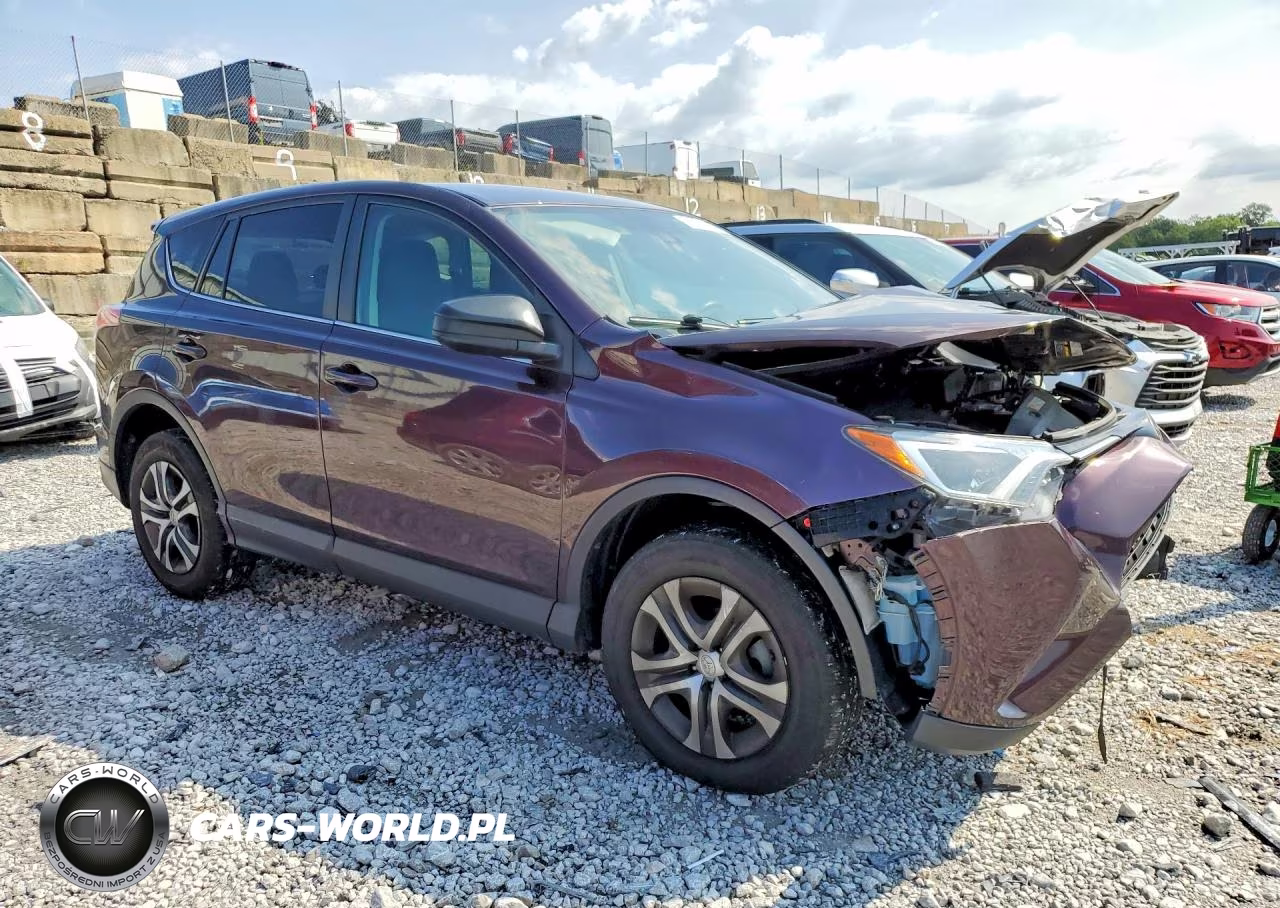 2018 Toyota Rav4 Le VIN:2T3BFREVXJW777394 - 4
