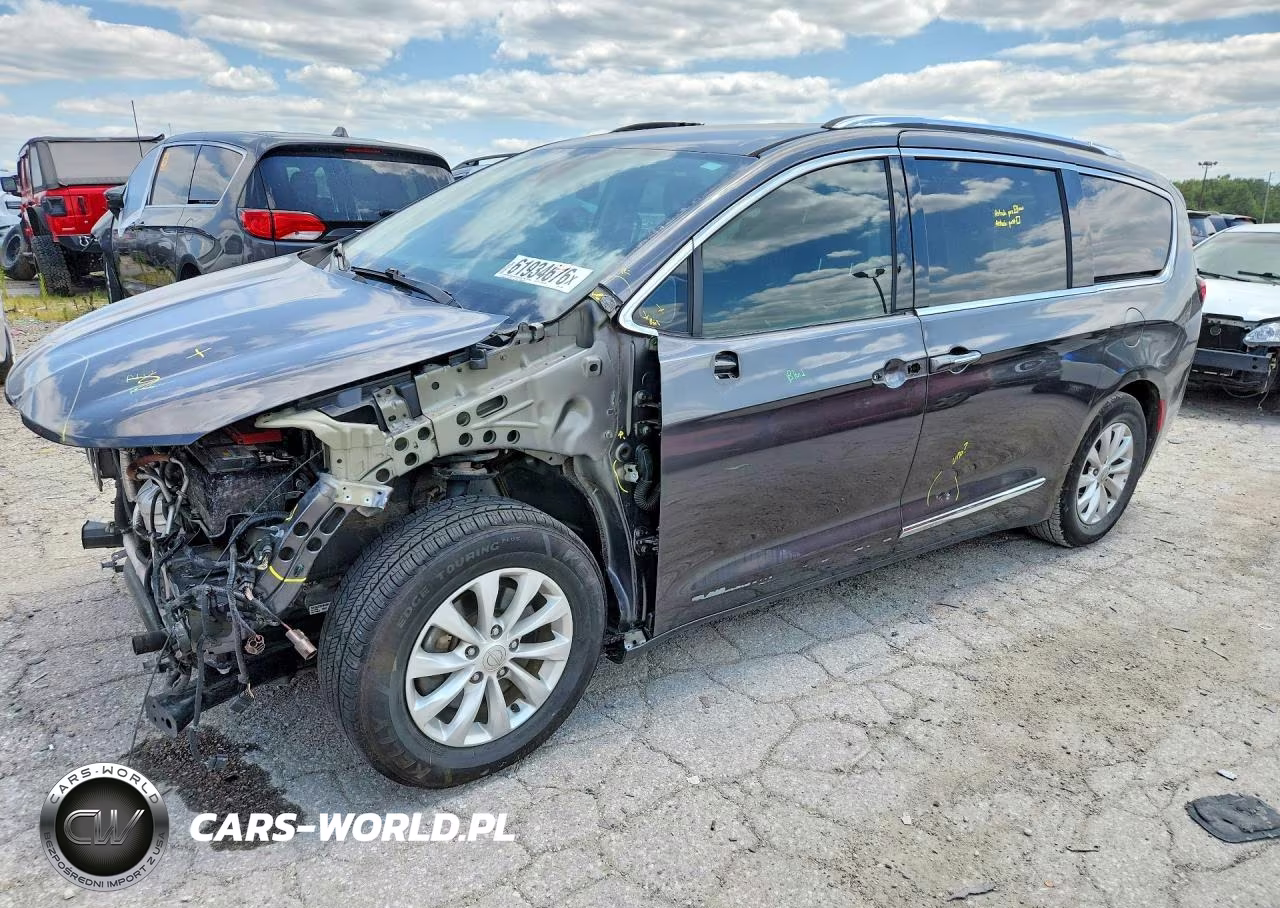 2018 Chrysler Pacifica Touring L – zdjęcie 1 z 14