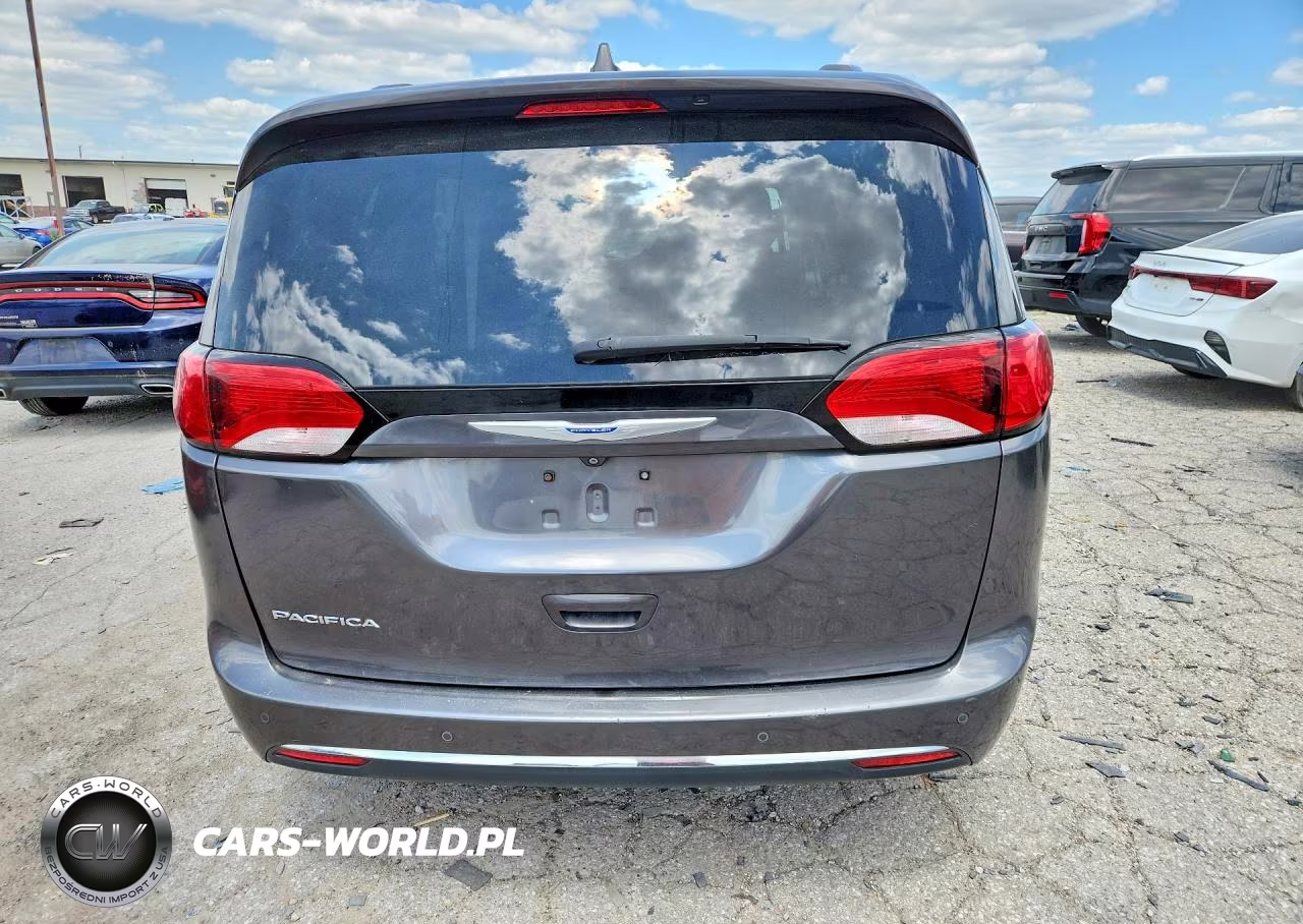 2018 Chrysler Pacifica Touring L VIN:2C4RC1BG7JR113806 - 6