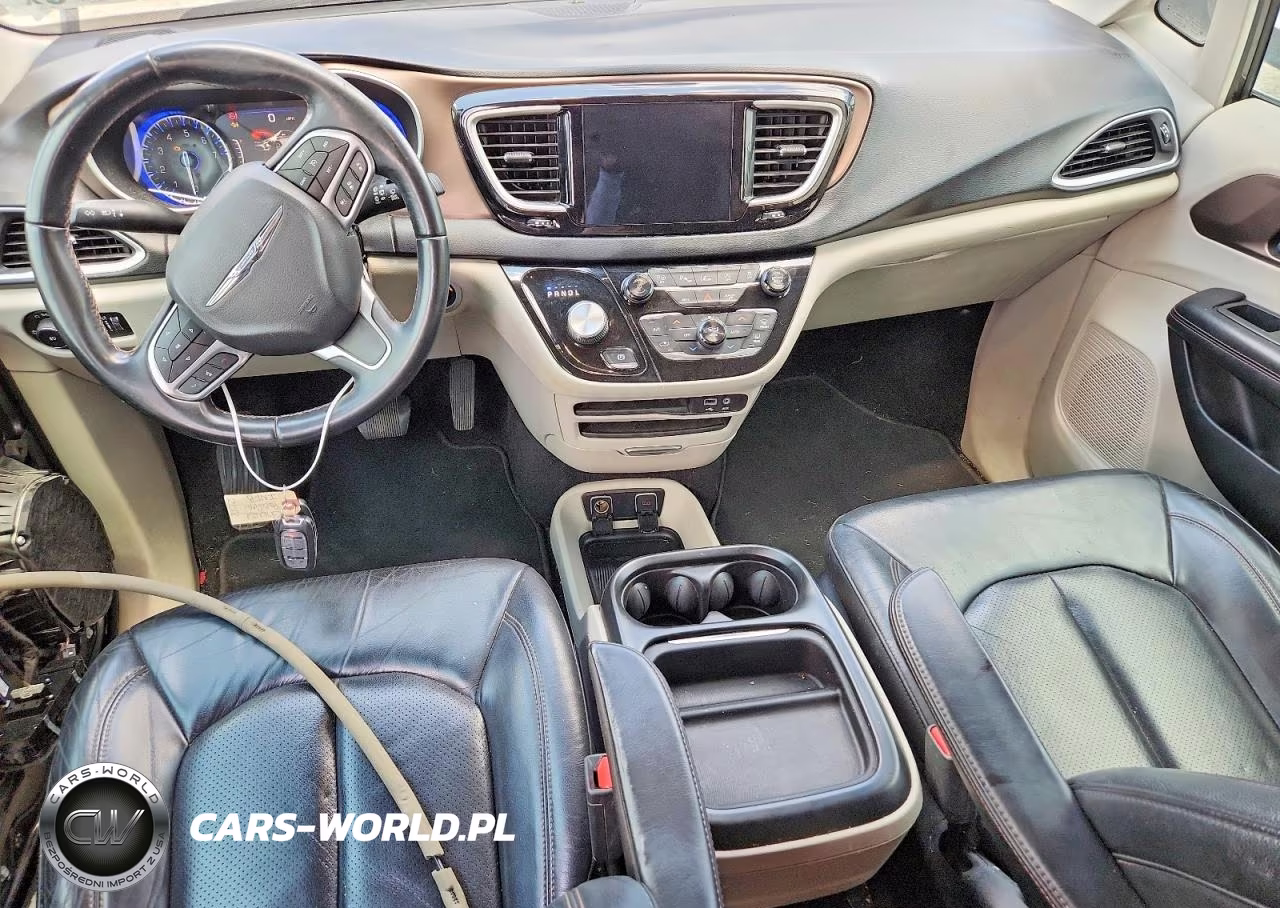 2018 Chrysler Pacifica Touring L VIN:2C4RC1BG7JR113806 - 8
