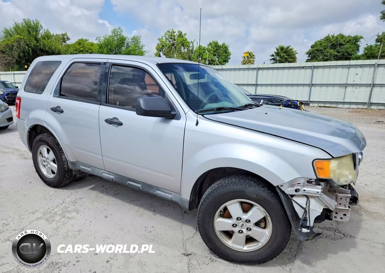 2010 Ford Escape Xls VIN:1FMCU0C77AKD45327 - 4