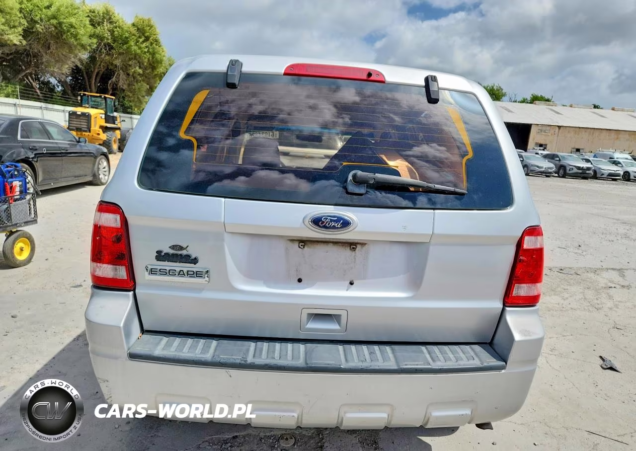2010 Ford Escape Xls VIN:1FMCU0C77AKD45327 - 6